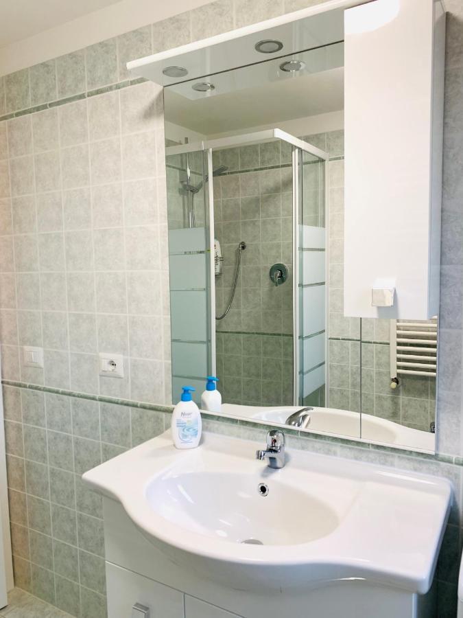 Apartamento The House Fiera Di Roma Aeroporto Fiumicino Ponte Galeria Exterior foto