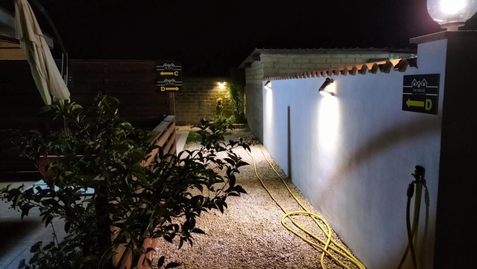 Apartamento The House Fiera Di Roma Aeroporto Fiumicino Ponte Galeria Exterior foto